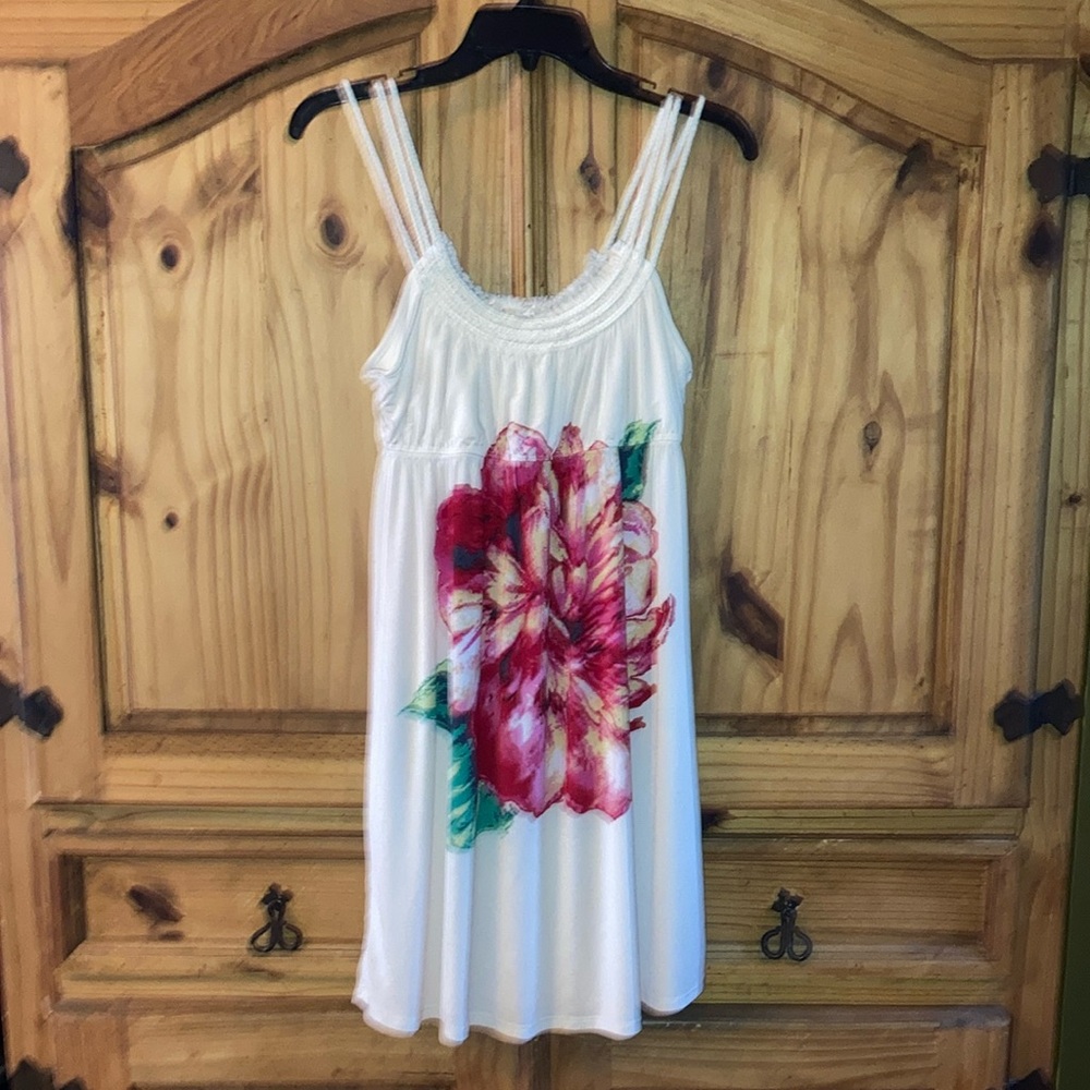 Women MM sleevelesss off white red floral mini dress size L